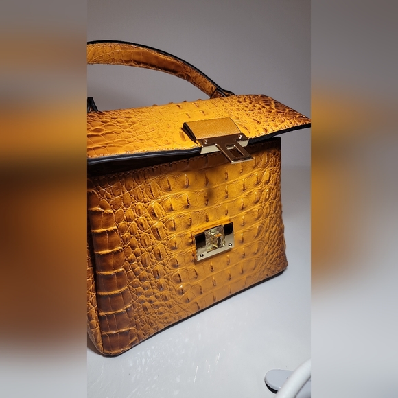 Handbag - Picture 5 of 12